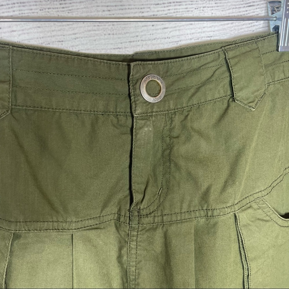 Hurley Khaki Hi-Lo Flap Pockets Pleated Mini Skirt Sz 3 - Picture 5 of 11